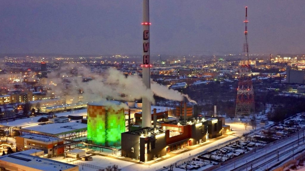 Im Energiepark Dieselstraße laufen die Kraftwerksblöcke zur Wärmeproduktion auf Hochtouren.