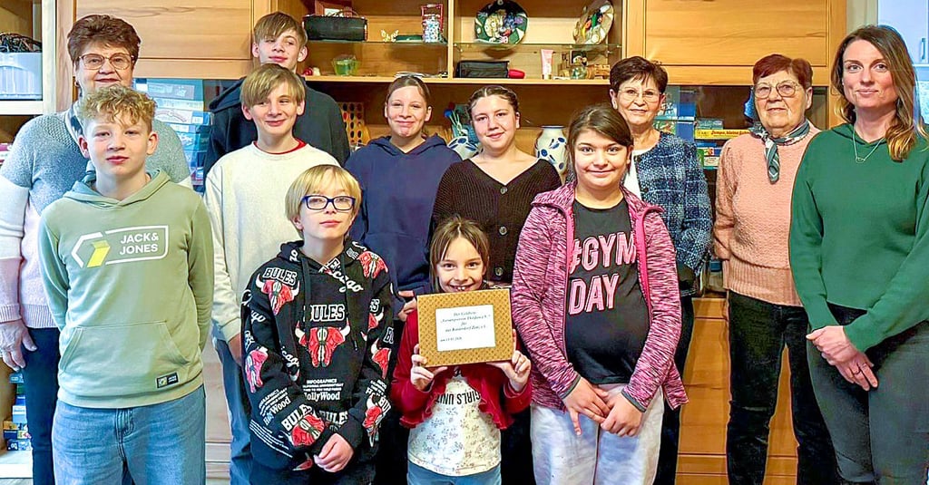 Unterstützung bekam das Zeitzer Kinderdorf jüngst auch vom Gesangverein Theißen. Von ihm gab es eine Spende in Höhe von 538,08 Euro. Das Geld ist das Restguthaben des Vereins bei seiner Auflösung. 