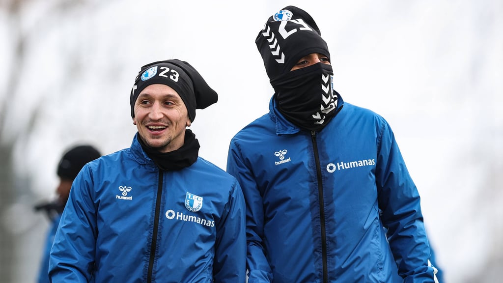 Trainieren bei eisigen Temperaturen: Die Spieler vom 1. FC Magdeburg bereiten sich auf das Spiel gegen Greuther Fürth vor.