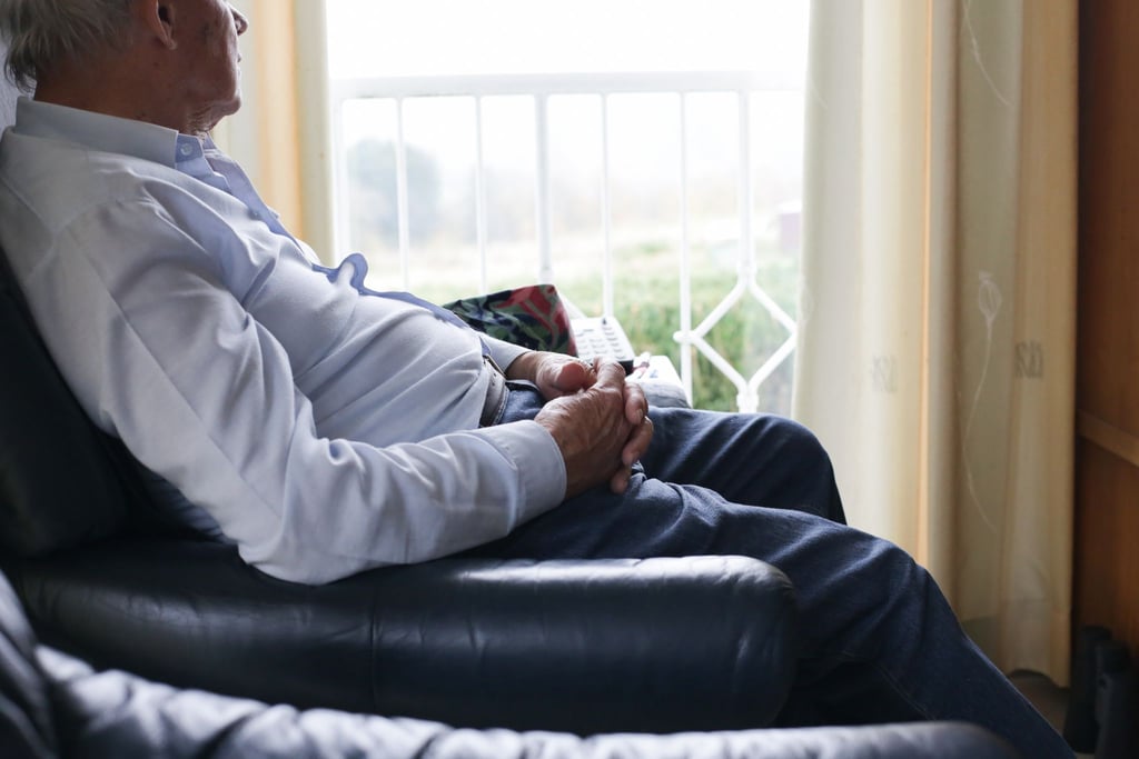 Einer Eigenbedarfskündigung kann bei unzumutbarer Härte durch den Mieter widersprochen werden - zum Beispiel bei fortgeschrittenem Alter.