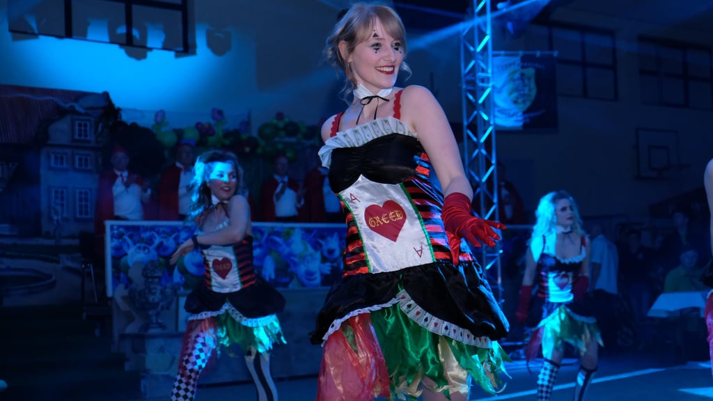 Herz ist Trumpf beim Blankenburger Karneval. Die Session 2026 steht unter dem Motto „Herzen beben - lasst uns schweben“ und findet mit zwei Abendveranstaltungen und den Kinderkarneval am 13. und 14. Februar ihren Höhepunkt. 