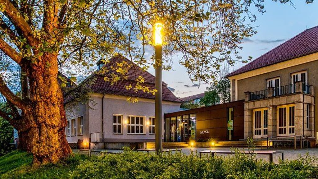 Blick auf die Mensa der Hochschule Nordhausen. An der Hochschule werden nun auch Lehrer ausgebildet.