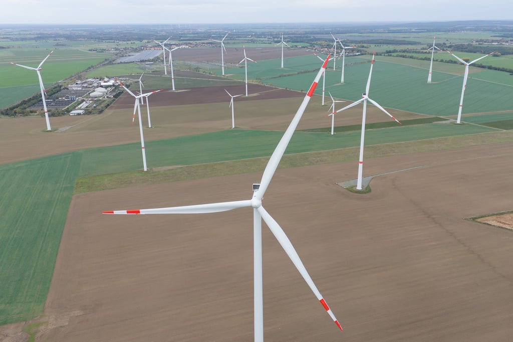 Die Freien Wähler in Ostdeutschland verlangen eine Vetorecht beim Ausbau der Windkraft (ArchivbildI).