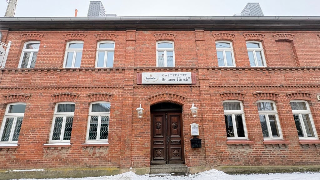 Die  Gaststätte „Brauner Hirsch“ im kleinen Harzort Hermerode war die längste Zeit geschlossen. 