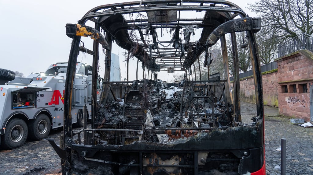 Der Bus des HFC ist komplett ausgebrannt. 