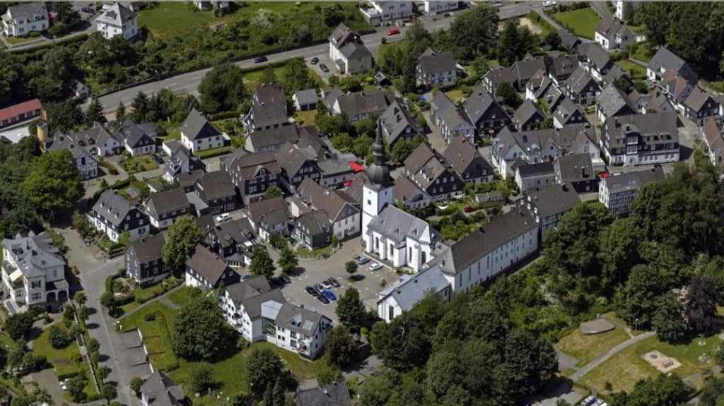 Bergneustadt in Nordrhein-Westfalen aus der Vogelperspektive - der örtliche Bürgermeister hatte für das Neustadt-Bündnis geworben.