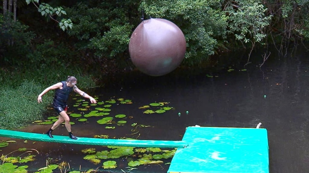Während seiner Prüfung im Dschungel rutschte Gil aus. Der Sänger musste im Krankenhaus versorgt werden.