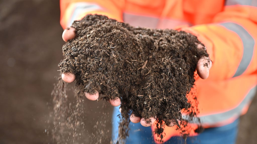 Kompost soll es künftig an allen Annahmestellen des StendalerAbfallentsorgers ALS zu einem fairen Preis geben.