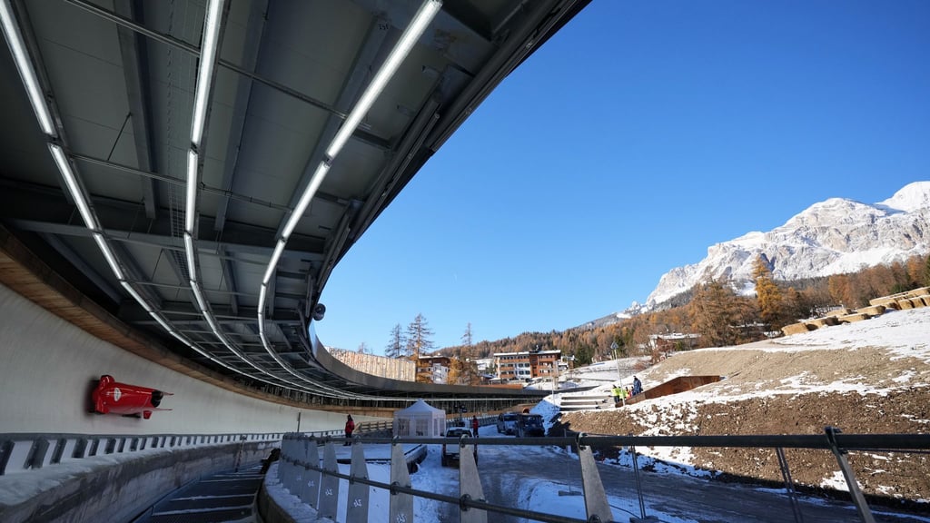 Die Bobbahn in Cortina d'Ampezzo musste neu gebaut werden. (Archivbild)
