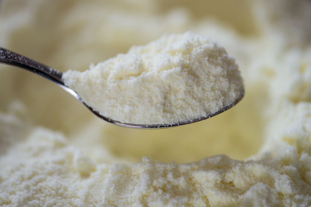 Danone ruft in Deutschland erneut Chargen seiner Babynahrung zurück. (Symbolbild)