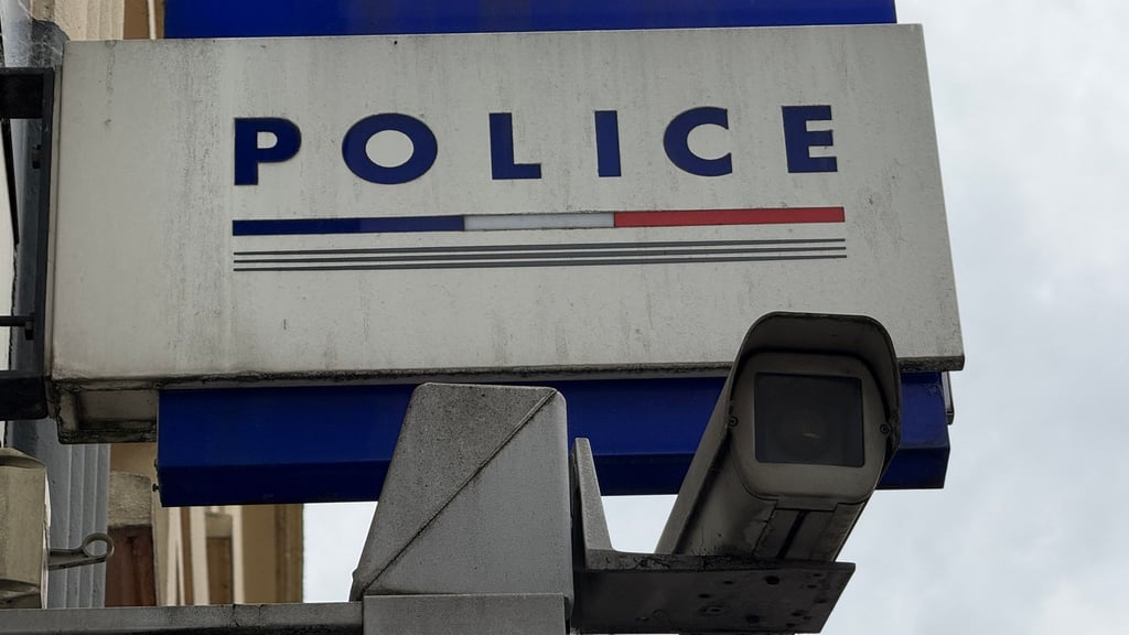 Die französische Justiz ermittelt gegen einen ehemaligen Kulturbeamten wegen sexueller Übergriffe und Eingriffen in die Intimsphäre bei 250 Frauen. (Symbolbild)