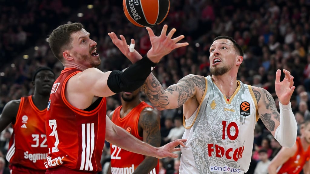 Im Duell zweier Welt- und Europameister setzte sich Andreas Obst gegen Daniel Theis durch.