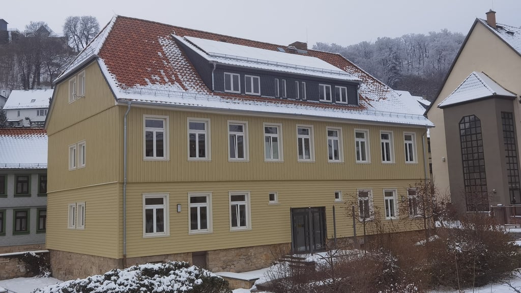 Das Haus III der Blankenburger Stadtverwaltung an der Harzstraße ist saniert worden. Nun fehlt noch der Eingangsbereich samt Überdachung.