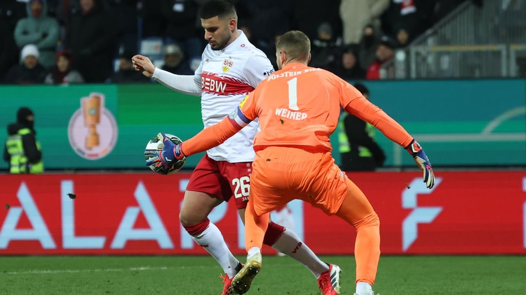 VfB-Angreifer Deniz Undav glänzte beim 3:0 Erfolg in Kiel.