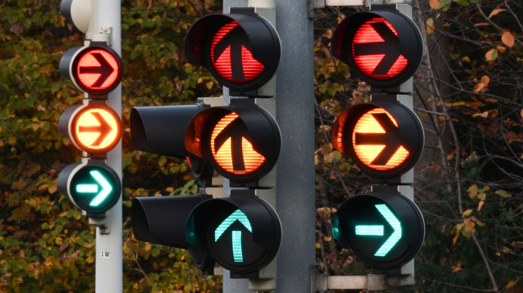 Nach einem Unfall funktioniert eine Ampelanlage an der B 79 in Halberstadt nicht mehr und die Reparatur zieht sich hin. 