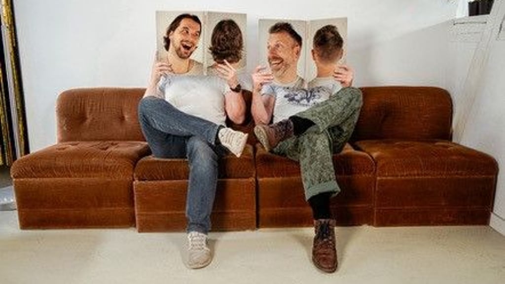 Micha Magel (links) und Thomas Wiesenberg starten eine neue Form von Lesung in Magdeburg im Literaturhaus. 