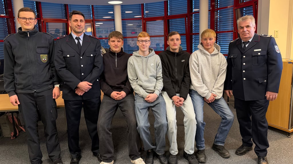 Einige Bewerber gibt es schon: In der Magdeburger Feuerwache Süd gab es eine Informationsveranstaltung zu dem neuen Ausbildungsweg bei der Berufsfeuerwehr. 