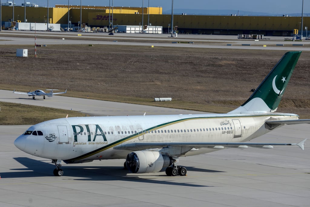 Der ausrangierte Airbus A310 der pakistanischen Fluggesellschaft "PIA" wurde vom Flughafen Leipzig/Halle zur "LEJ NO 1" umgebaut und wird an Filmcrews vermietet. Aktuell finden hier erneut Dreharbeiten statt.