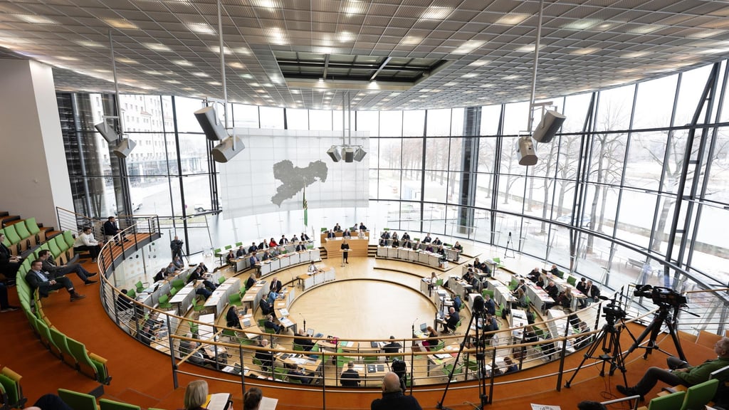 Sachsens Landtag diskutiert auf Antrag der CDU über eine Verschärfung des Jugendstrafrechts.