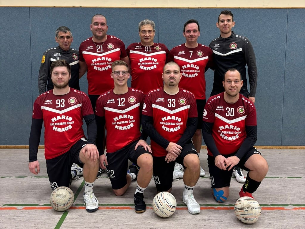 Die Männermannschaft vom  MSV Buna Schkopau spielte in der letzten Feldsaison in der 2. Bundesliga Ost und in der Halle  in der 1. Bundesliga.