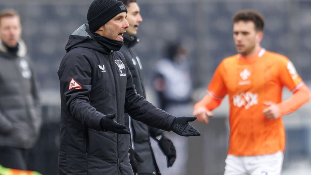 Der Trainer ärgert sich über die Länge der Sperre. (Archivbild)