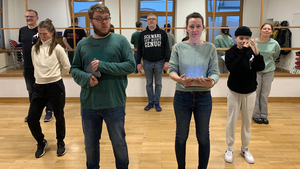 Für die Aufführung des neuen Musicals „The Addams Family“ - hier eine Probe im Kulturhaus - erhält der Verein Kulturphönix von der Stadt Weißenfels Fördermittel in Höhe von 3.000 Euro.