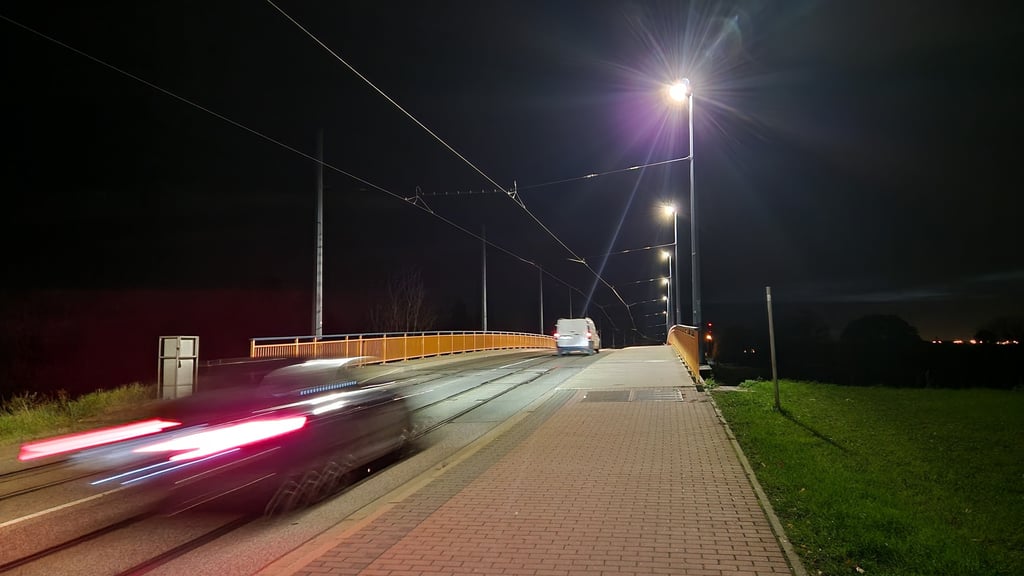 Die Beleuchtung an der Salinenstraße ist längst auf LED umgerüstet und zählt damit zu den 57 Prozent an Lichtpunkten, die schon jetzt mit LED funktionieren.