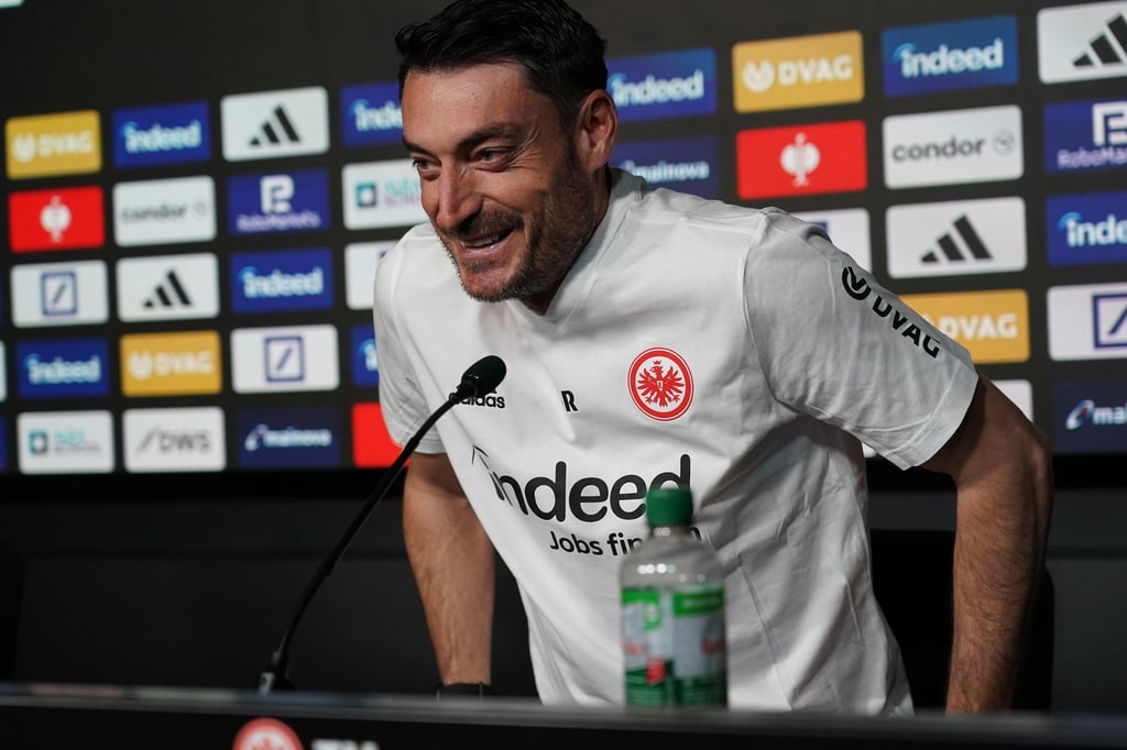 Schwung und Selbstbewusstsein: Eintracht-Coach Albert Riera.