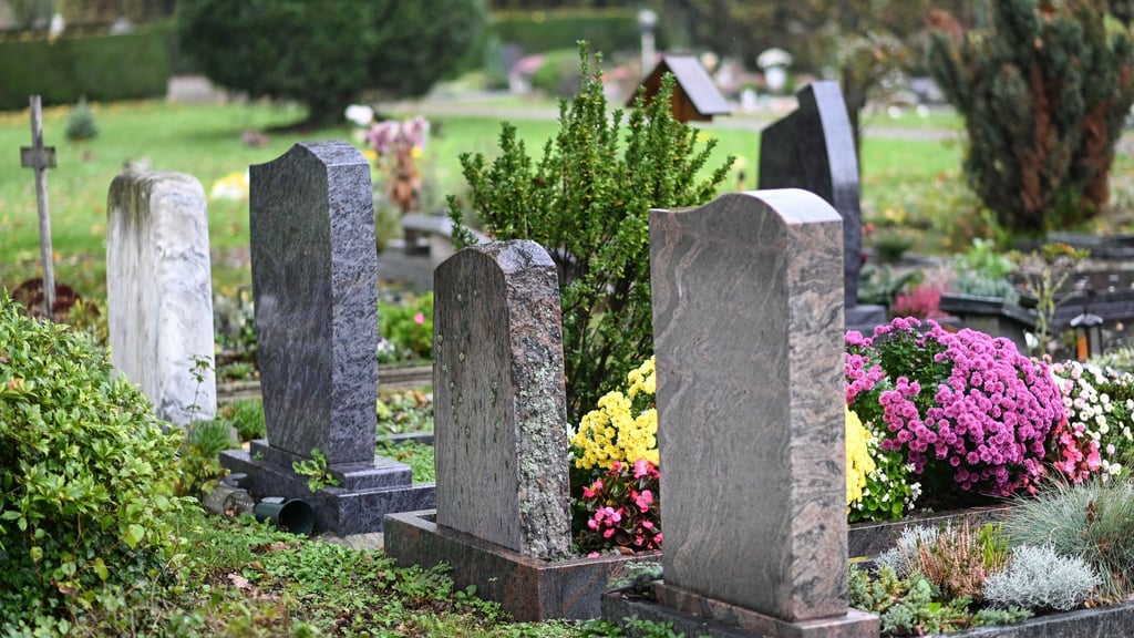 In Berlin und Brandenburg starben 2024 rund 73.000 Menschen. (Symbolbild)