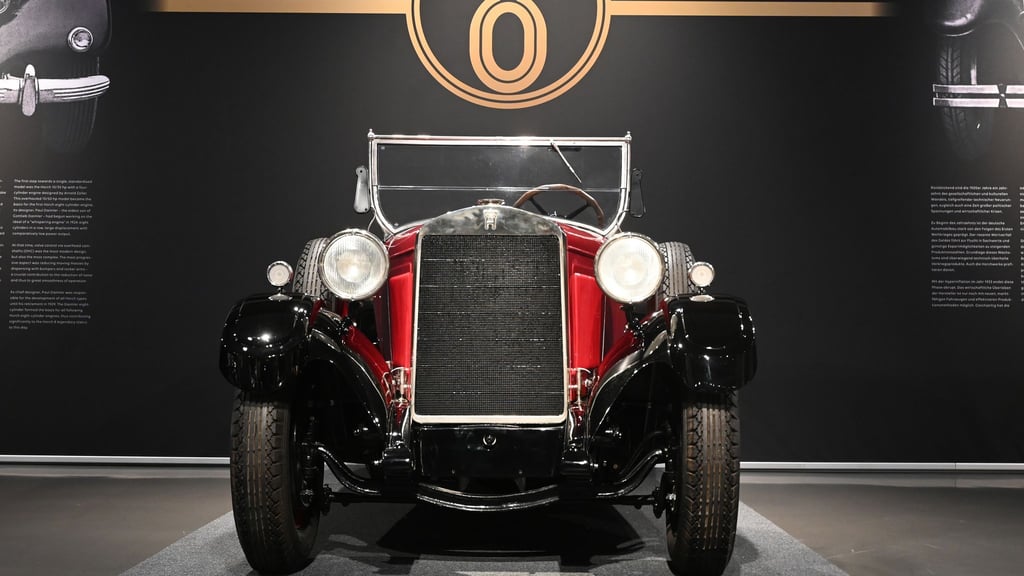Der Autobauer Horch präsentierte vor 100 Jahren den ersten serienmäßig produzierten deutschen Achtzylindermotor. Dem widmet das August Horch Museum in Zwickau eine neue Sonderausstellung und zeigt dazu 13 historische Modelle.