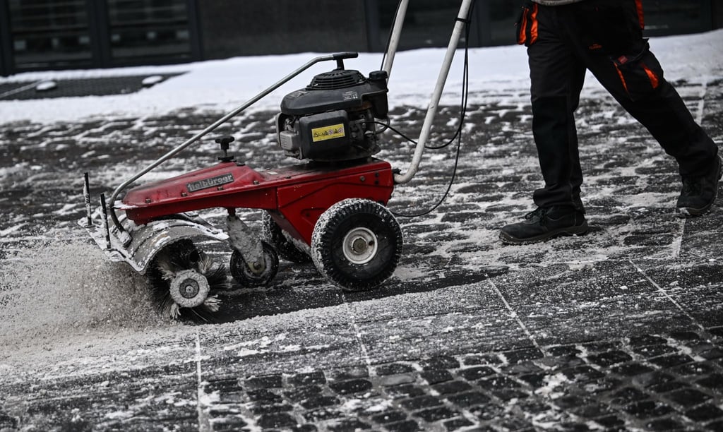 In Berlin haben die Winterdienste viel zu tun, und das wird sich vorerst auch nicht ändern. (Foto Archiv)