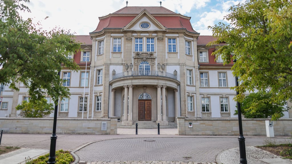 Nach Ansicht des OLG Naumburg hat der Meta-Konzern rechtswidrig Daten verarbeitet. (Symbolbild)