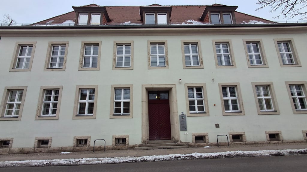 Das Amtsgericht in Haldensleben: Seit Mitte 2024 wird das Gebäude saniert und soll unter anderem barrierefrei erschlossen werden. 