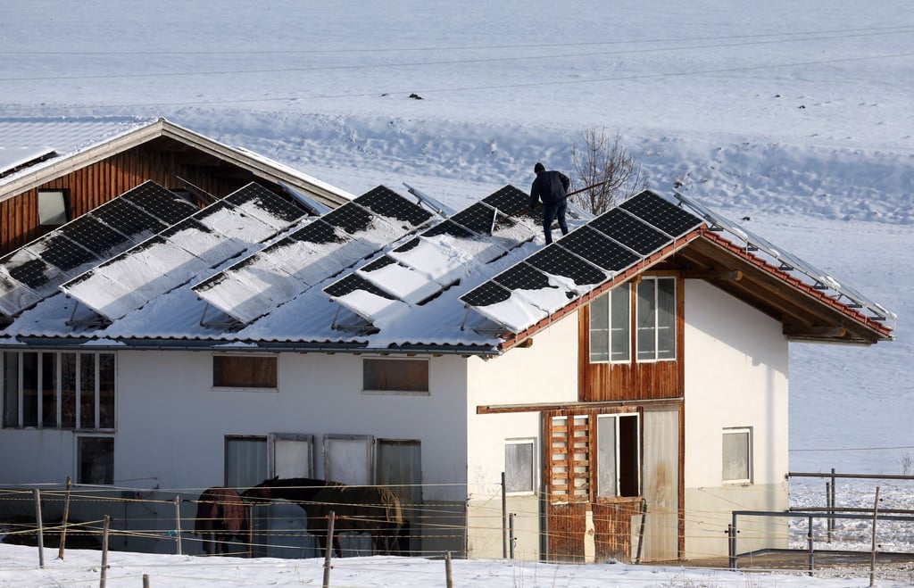 Im vergangenen Jahr produzierten private Solaranlagen in Saarland und im Bayern im Schnitt den meisten Strom.(Archiv)