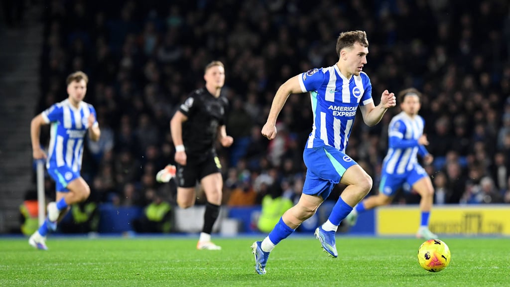 Bolzplatzkicker: Brajan Gruda im Trikot von Brighton &amp; Hove Albion.