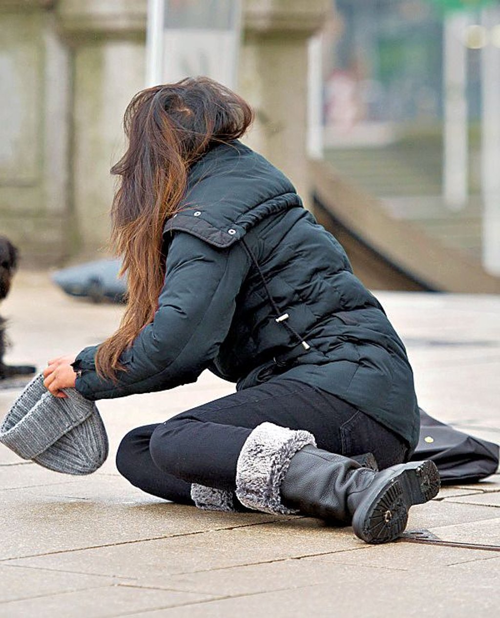 Bei Stürzen auf glattem Untergrund kann es zu vielen verschiedenen Verletzungen kommen.