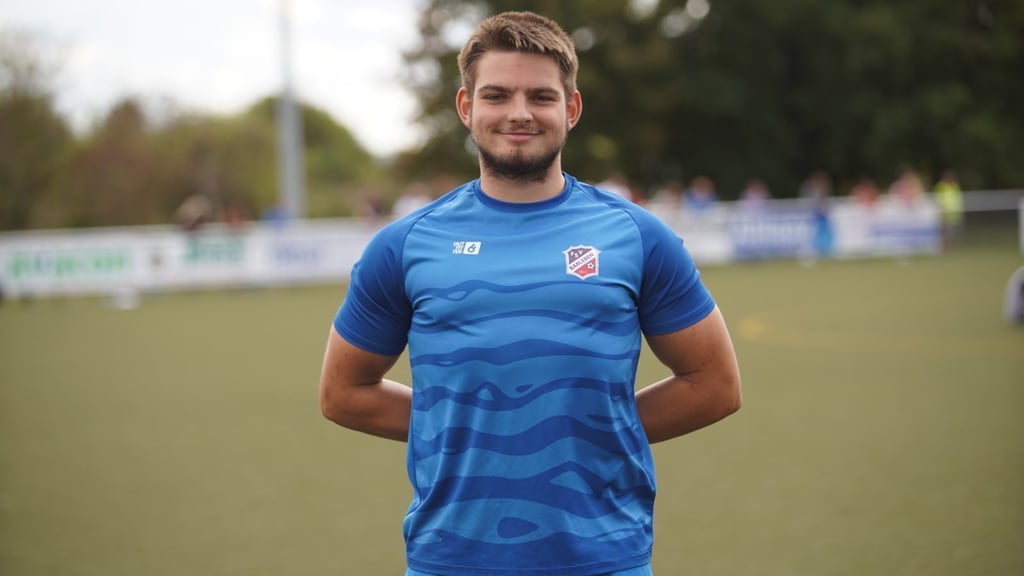 Tim Alexander, A-Jugend Torhüter des FSV Barleben, hat im November das Kacktor des Monats geschossen.