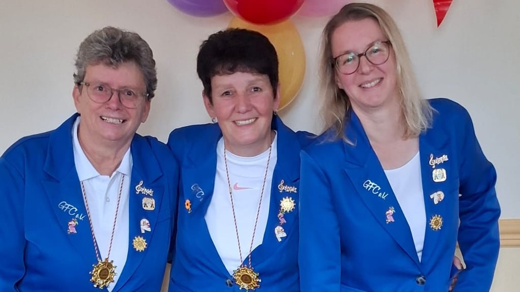 Die geballte Frauenpower des Elferrates: GFC-Präsidentin Katrin Böttcher, Steffi Hartung, Ministerin für Büttenreden, Jugendarbeit und Prinzenpaare im Elferrat, und Sandra Klauß, Ministerin für Büromanagement (v.l.).