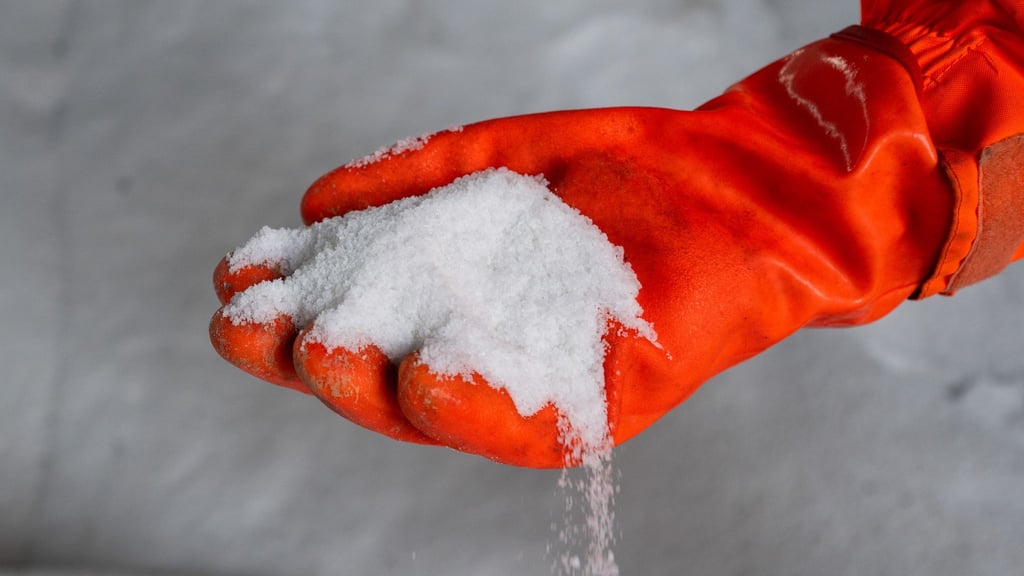 In Zerbst sind die Streusalz-Vorräte vieler Märkte aufgebraucht.