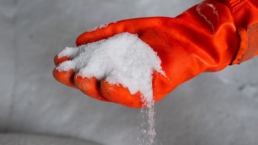 In Zerbst sind die Streusalz-Vorräte vieler Märkte aufgebraucht.