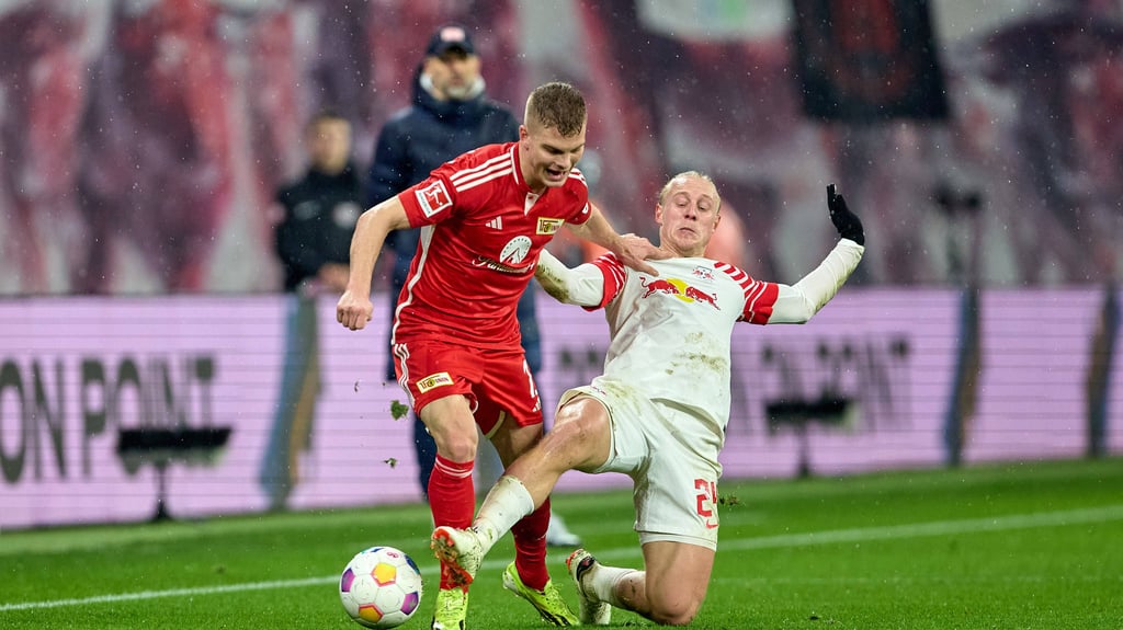 Voller Einsatz: Xaver Schlager (r.) im Spiel gegen Union Berlin.