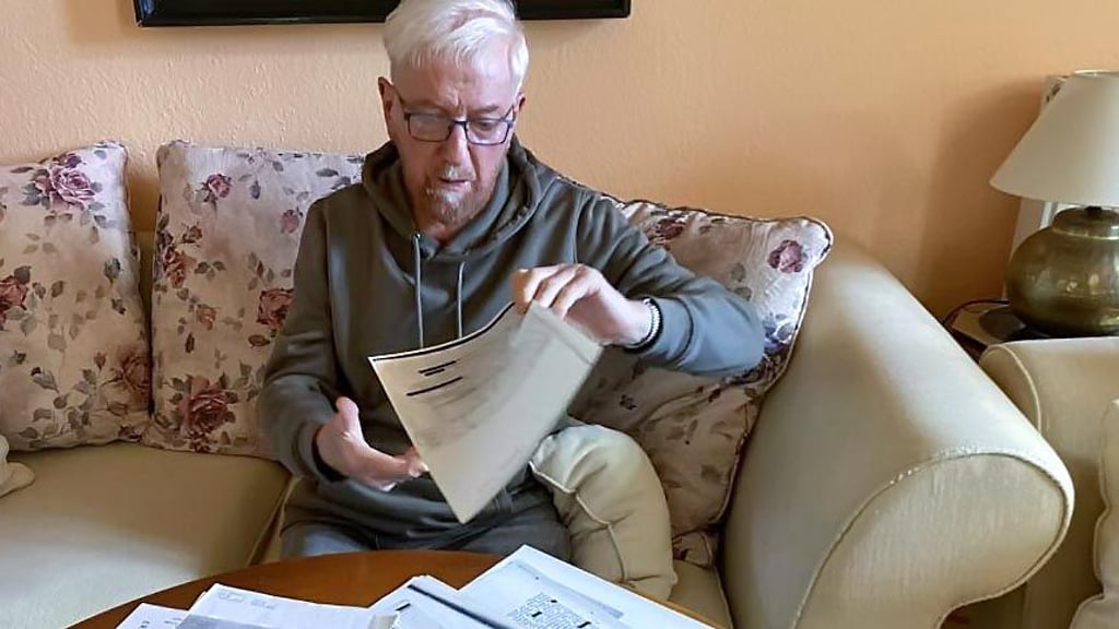 Über Ralf Springer, der einst in Aschersleben eine Boutique betrieb, wurden Stasi-Akten angelegt. Er hat sie sich – teils amüsiert, teils enttäuscht – ausführlich angesehen.