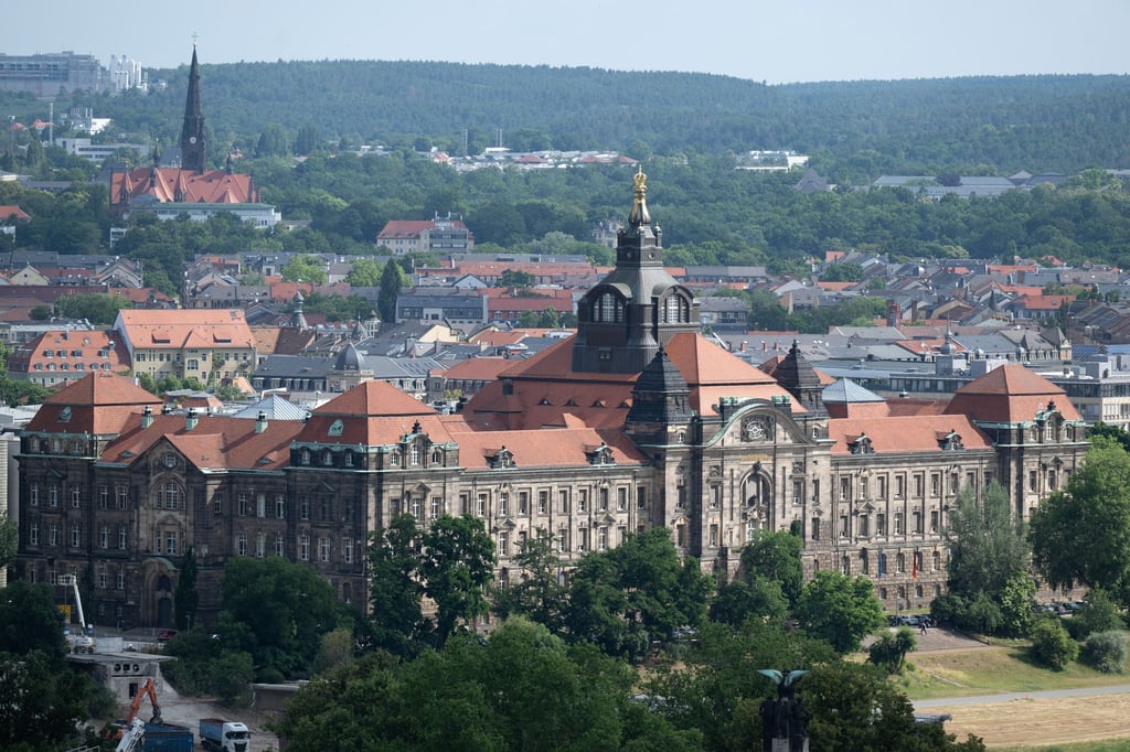 In Sachsen soll bis Mai ein konkreter Plan für Bürokratieabbau vorgelegt werden. (Archivbild)