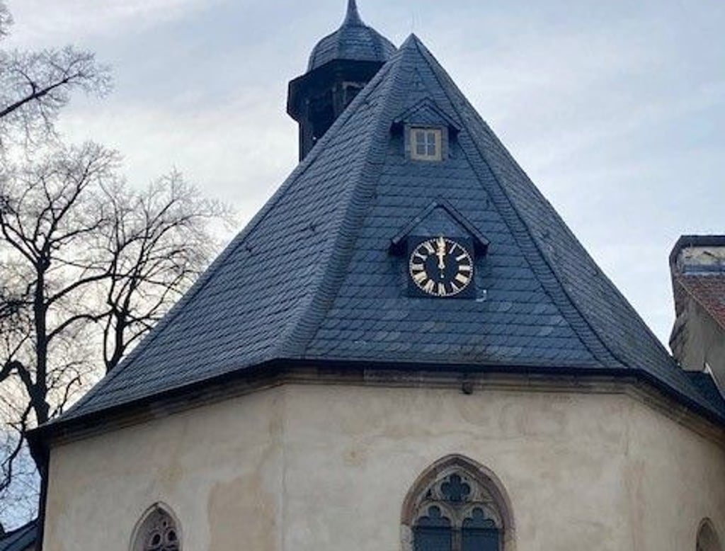 Die Uhr der Schlosskirche in  Neindorf zeigt ab jetzt die genaue Uhrzeit an.