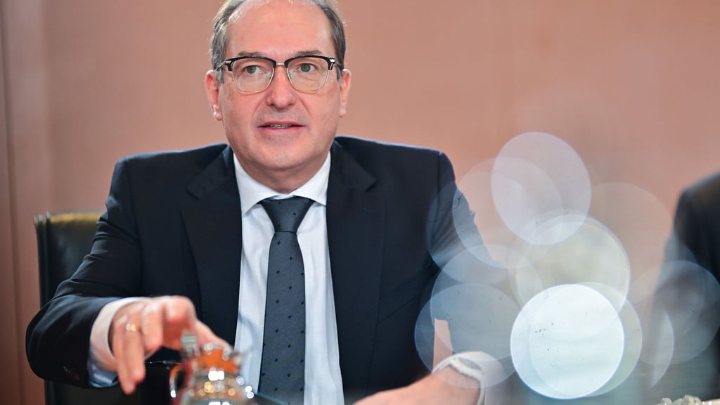 Alexander Dobrindt: „Alle, die von Verboten reden, sind bisher nicht in der Lage, die notwendige Grundlage dafür zu liefern.“