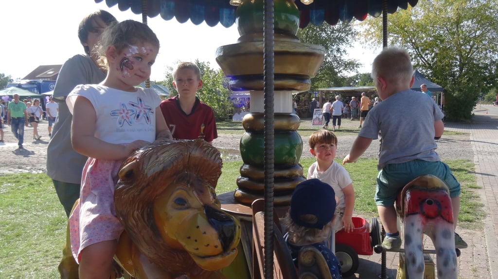 Plummusfest an der Zuckerhalle Goldbeck: Die Gemeinde an der Uchte geht als Gewinner aus der Einwohnerstatistik 2025 hervor. 