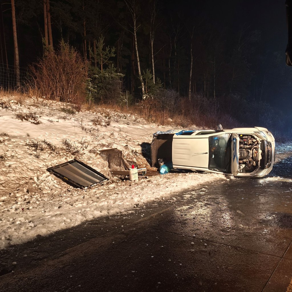 Glätte und Blitzeis haben am Donnerstagabend im Landkreis Wittenberg zu zahlreichen Verkehrsunfällen geführt.