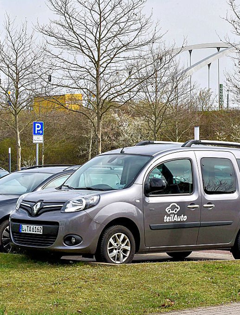 Wie hier am Hauptbahnhof gibt es in Dessau vier Stationen, an denen Teilautos gemietet werden können.