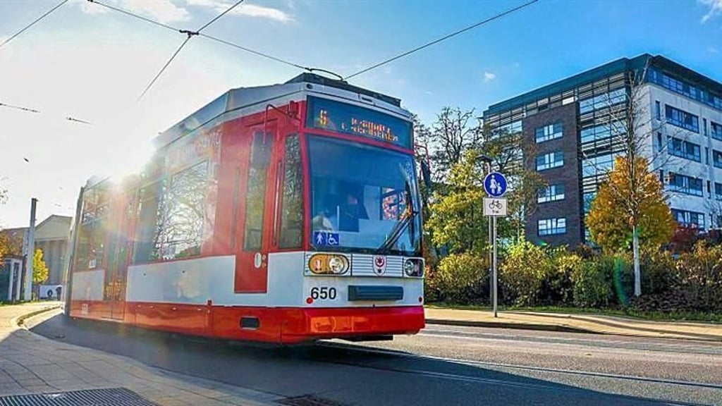 Die Havag-Linie 5 ist die „Überlandbahn“, die von Halle bis nach Bad Dürrenberg fährt.