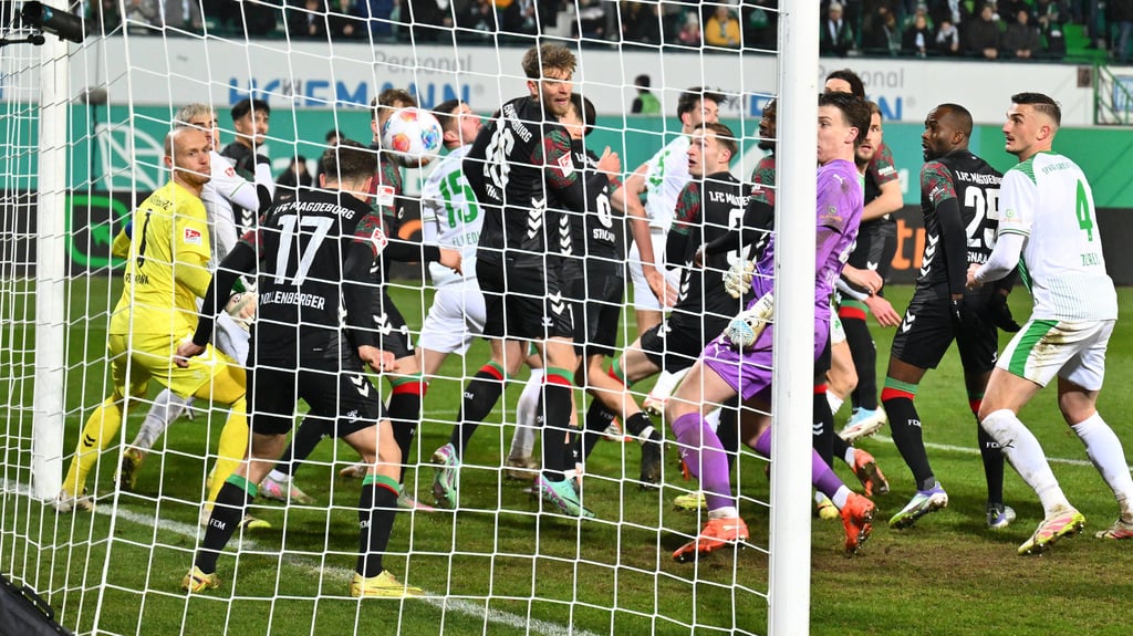 Mateusz Zukowski traf dreifach beim Sieg seines 1. FC Magdeburg bei der SpVgg Greuther Fürth am Freitagabend in der 2. Bundesliga.